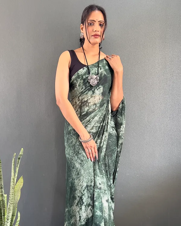 Green_Color_1-Minute_Ready_To_Wear_Georgette_Saree_With_Blouse_Piece