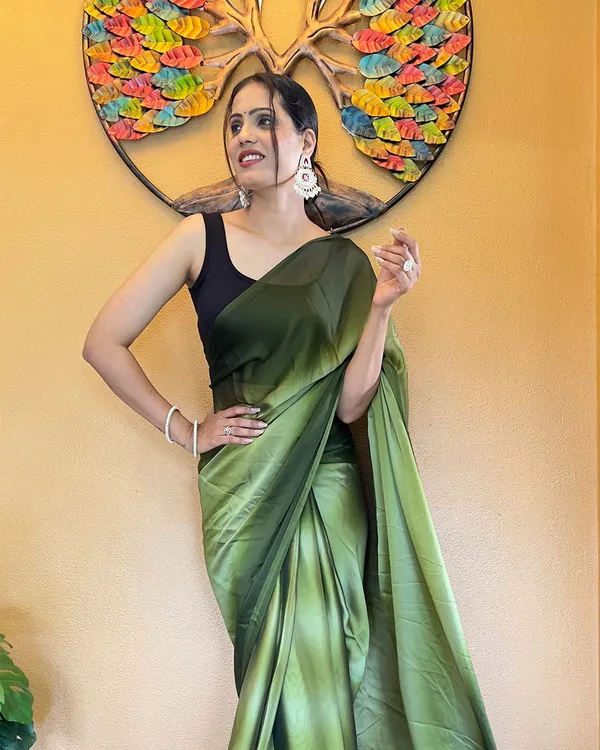Parrot_Green_Color_1-Minute_Ready_To_Wear_Georgette_Saree_With_Blouse_Piece