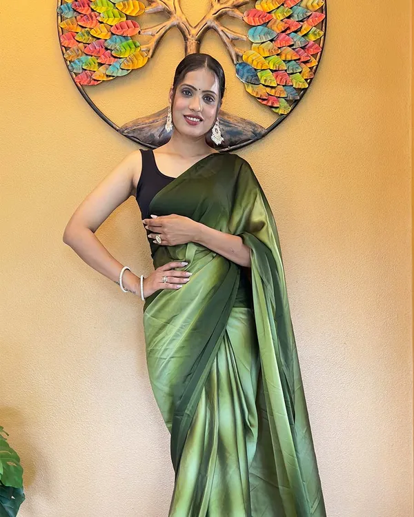Parrot_Green_Color_1-Minute_Ready_To_Wear_Georgette_Saree_With_Blouse_Piece