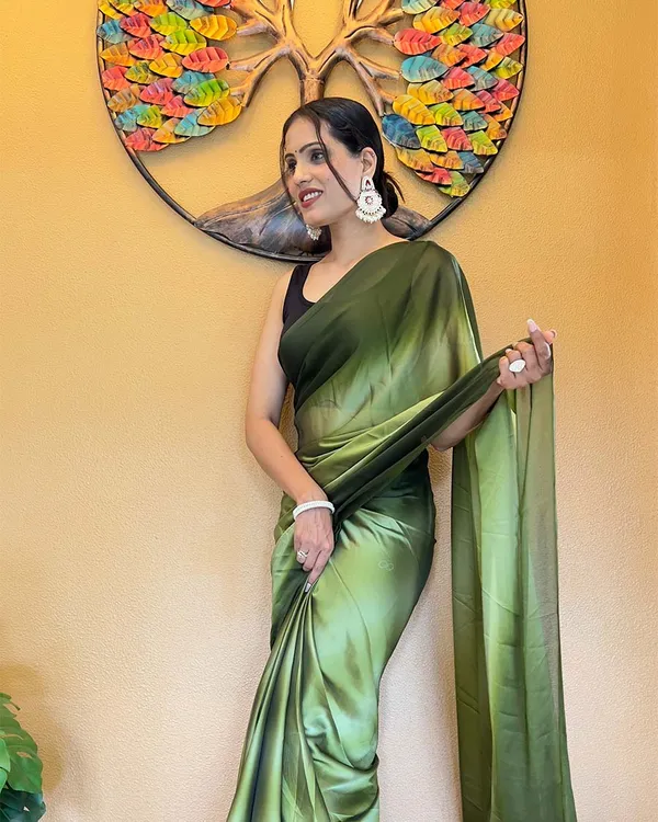 Parrot_Green_Color_1-Minute_Ready_To_Wear_Georgette_Saree_With_Blouse_Piece