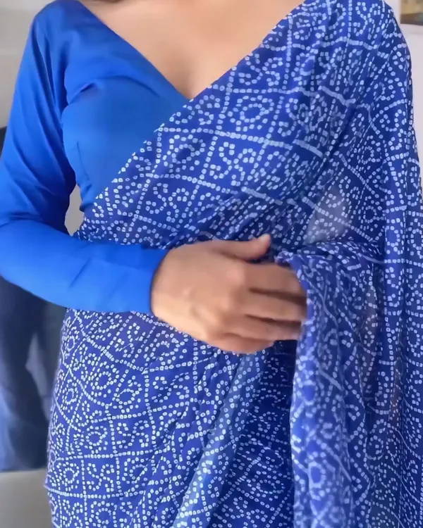 Blue_Color_Georgette_1_-_Minute_Ready_to_Wear_Saree_with_Blouse_Piece