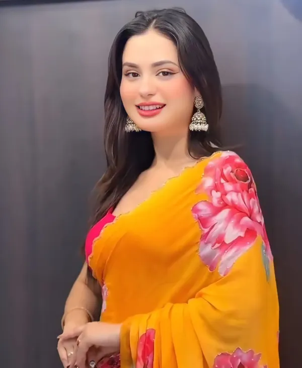 Yellow_Color_Georgette_1_-_Minute_Ready_to_Wear_Saree_with_Blouse_Piece