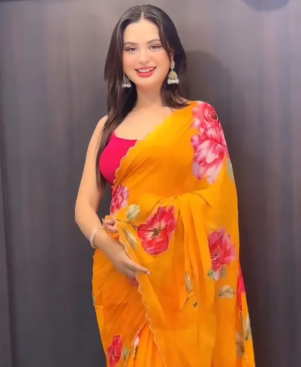 Yellow_Color_Georgette_1_-_Minute_Ready_to_Wear_Saree_with_Blouse_Piece