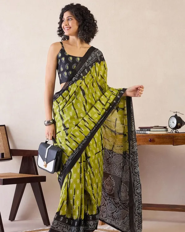 Green_Color_Mulmul_Cotton_1_-_Minute_Ready_to_Wear_Saree_with_Pocket_and_Blouse_Piece