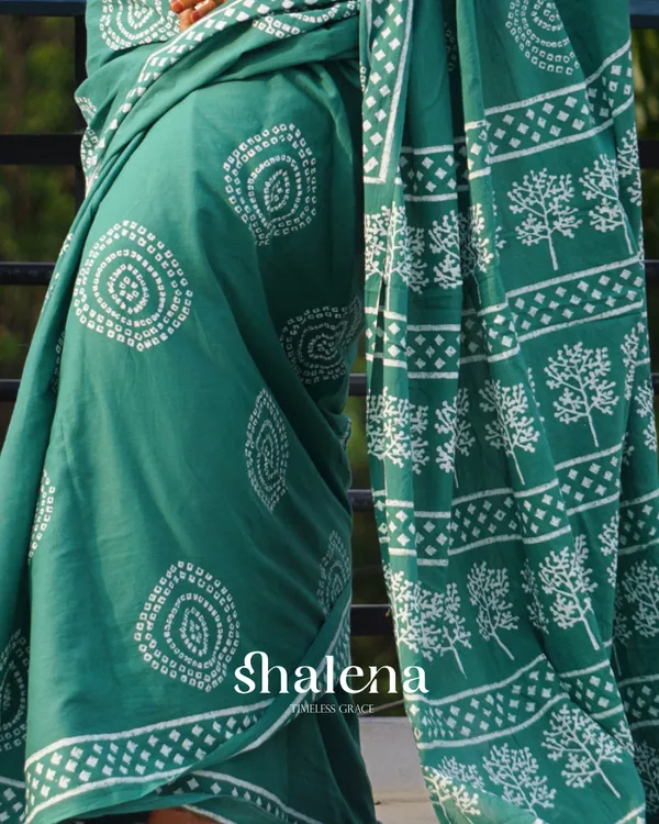 Bottle_Green_Color_1_Minute_Ready_To_Wear_Mulmul_Cotton_Digital_Printed_Saree_With_Pocket