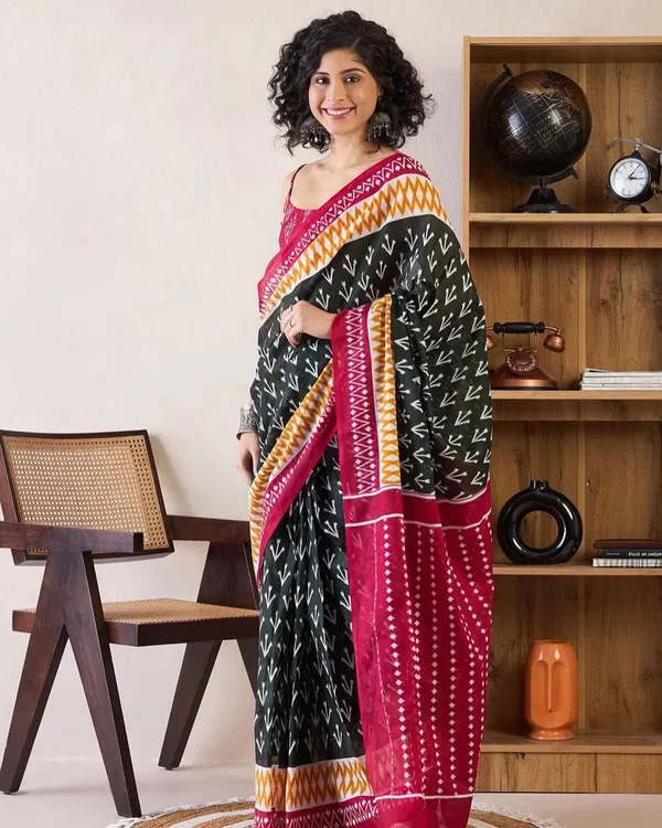 Black_Color_Mulmul_Cotton_1_-_Minute_Ready_to_Wear_Saree_with_Pocket_and_Blouse_Piece