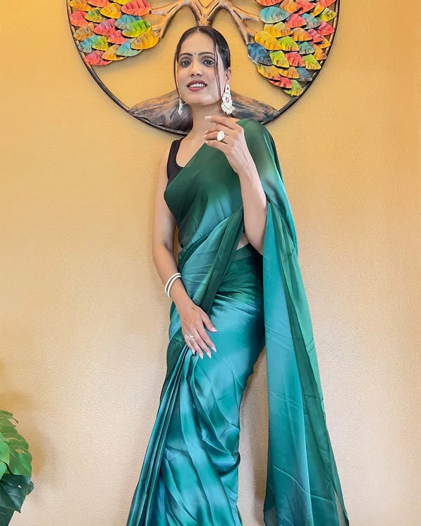 Bottle_Green_Color_1-Minute_Ready_To_Wear_Georgette_Saree_With_Blouse_Piece