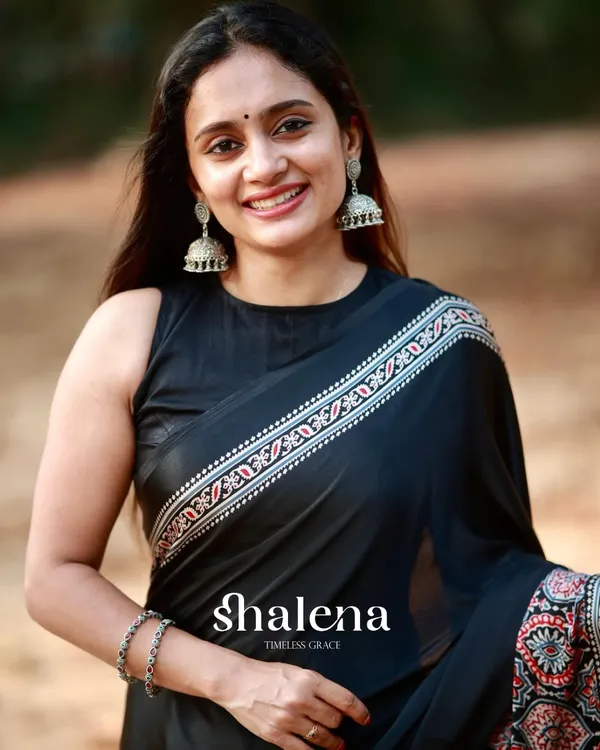Black_Color_1_Minute_Ready_to_Wear_Digitial_Printed_Crape_Silk_Saree