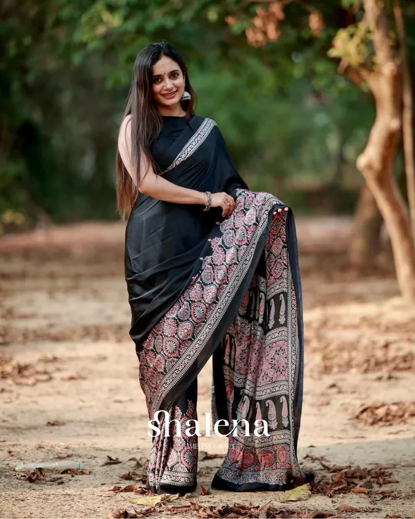 Black_Color_1_Minute_Ready_to_Wear_Digitial_Printed_Crape_Silk_Saree