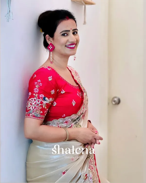 Enticing_Beige_Embroidery_Work_Jimmy_Choo_Silk_Saree_With_Ephemeral_Blouse_Piece
