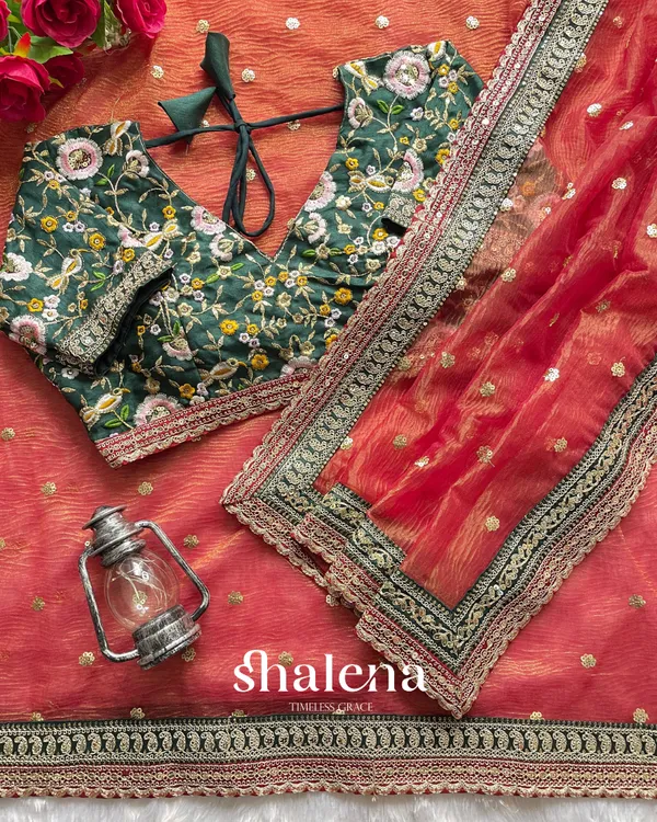 Chatoyant_Red_Cursh_Silk_Saree_With_Stunner_Stitched_Blouse