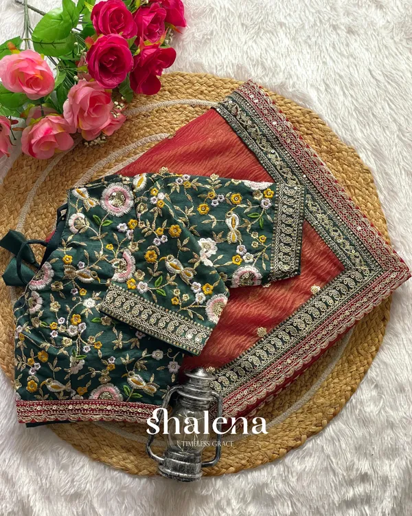 Chatoyant_Red_Cursh_Silk_Saree_With_Stunner_Stitched_Blouse