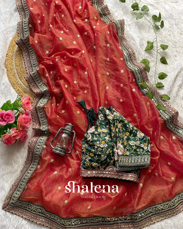 Chatoyant_Red_Cursh_Silk_Saree_With_Stunner_Stitched_Blouse