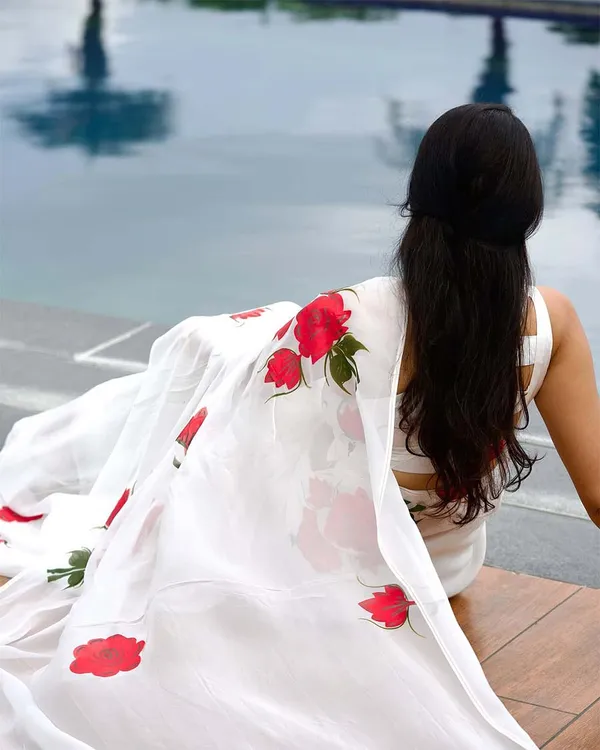 White_Color_1-Minute_Ready_to_Wear_Georgette_Saree_with_Floral_Design_&_Blouse_Piece