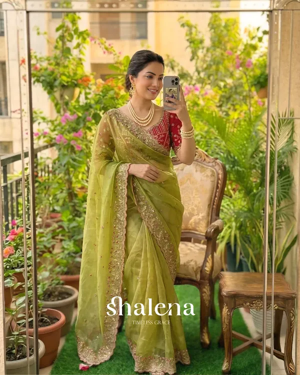 Innovative_Green_Fendy_Silk_Sequence_Embroidery_Work_Saree_With_Stitched_Blouse