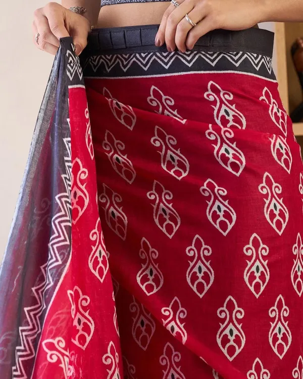 Red_Color_Mulmul_Cotton_1_-_Minute_Ready_to_Wear_Saree_with_Pocket_and_Blouse_Piece