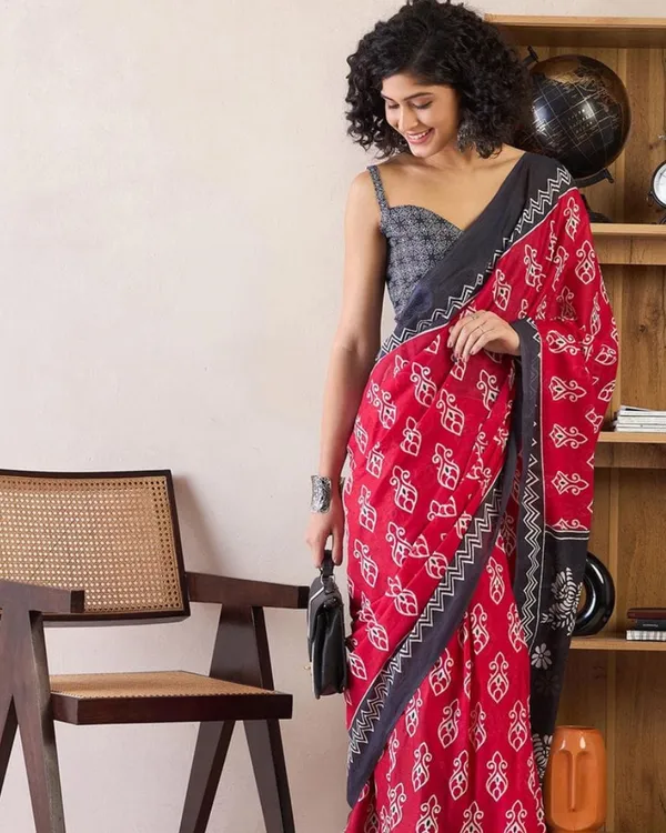 Red_Color_Mulmul_Cotton_1_-_Minute_Ready_to_Wear_Saree_with_Pocket_and_Blouse_Piece