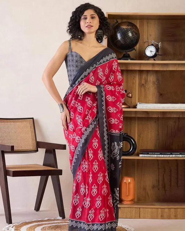 Red_Color_Mulmul_Cotton_1_-_Minute_Ready_to_Wear_Saree_with_Pocket_and_Blouse_Piece