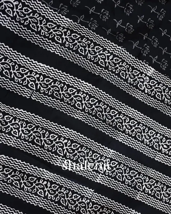 Black_Color_1_-_Minute_Ready_to_Wear_Mulmul_Cotton_Saree_with_Blouse_Piece