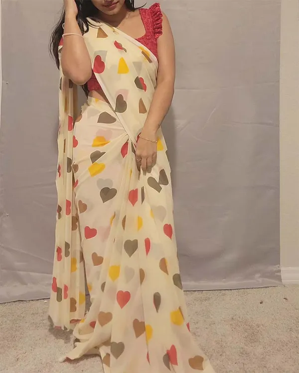 Cream_Color_1-Minute_Ready_To_Wear_Georgette_Saree_With_Blouse_Piece