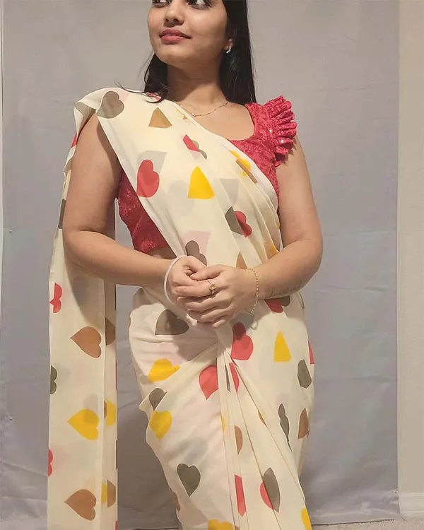 Cream_Color_1-Minute_Ready_To_Wear_Georgette_Saree_With_Blouse_Piece