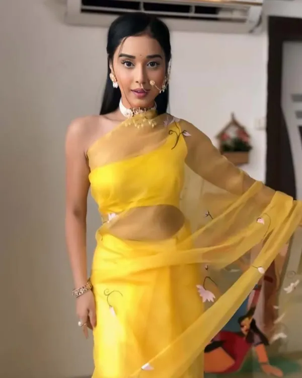 Yellow_Color_1-Minute_Ready_To_Wear_Organza_Saree_With_Blouse_Piece