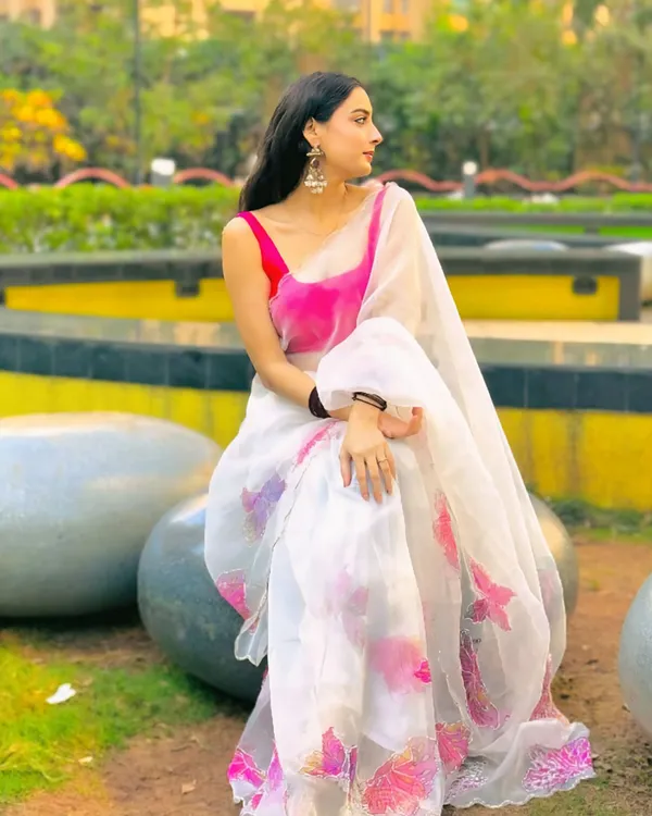 White_Color_Organza_1_-_Minute_Ready_to_Wear_Saree_with_Blouse_Piece