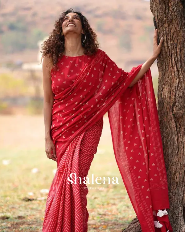 Red_Color_1_-_Minute_Ready_to_Wear_Mulmul_Cotton_Saree_with_Blouse_Piece