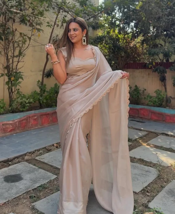 Cream_Color_Jimmichoo_Silk_1_-_Minute_Ready_to_Wear_Saree_with_Fully_Stitch_Blouse_(Free_Size)_Up_to_44
