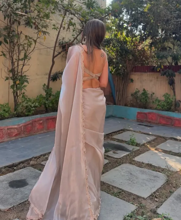 Cream_Color_Jimmichoo_Silk_1_-_Minute_Ready_to_Wear_Saree_with_Fully_Stitch_Blouse_(Free_Size)_Up_to_44