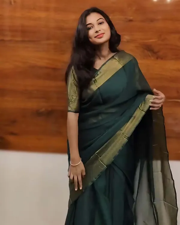 Green_Color_1-Minute_Ready_To_Wear_Georgette_Saree_With_Blouse_Piece