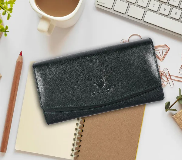 Green_Genuine_Leather_Hand_Crafted_With_Snap_Closure_Clutch_For_Women