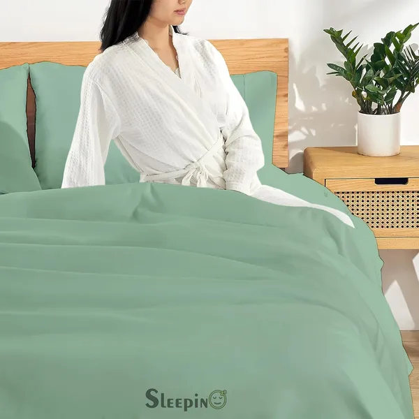 Emerald_Green_Egyptian_Cotton_400TC_Solid_Bedsheet_With_Pillow_Covers