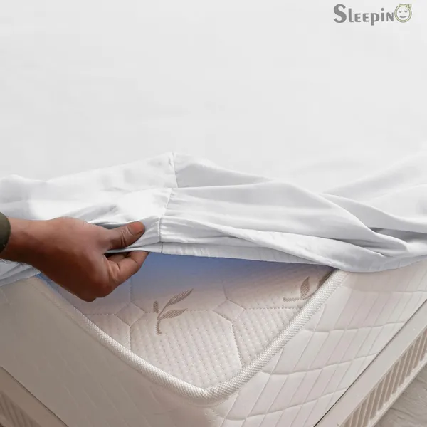 White_Soft_Finish_Cotton_Feel_Elastic_Fitted_Bedsheet