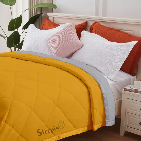 Gold_&_Silver_Brushed_Microfiber_100_GSM_AC_Reversible_Comforter_For_Heavy_Winter