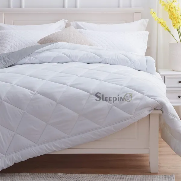 White_&_Silver_Breathable_Microfiber_Machine_Washable_150_GSM_AC_Reversible_Comforter_For_Heavy_Winter