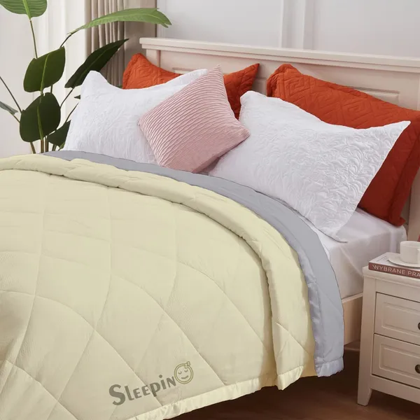 Ivory_&_Silver_Microfiber_Breathable_&_Lightweight_Quilt_200_GSM_Comforter_For_Heavy_Winter