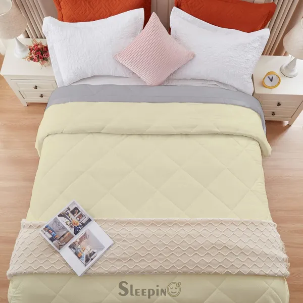 Ivory_&_Silver_Microfiber_Breathable_&_Lightweight_Quilt_200_GSM_Comforter_For_Heavy_Winter