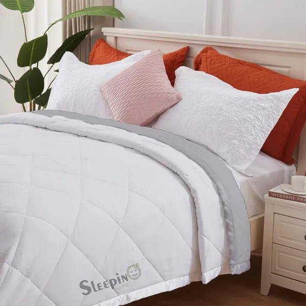 White_&_Silver_Microfiber_Breathable_&_Lightweight_Quilt_200_GSM_Comforter_For_Heavy_Winter
