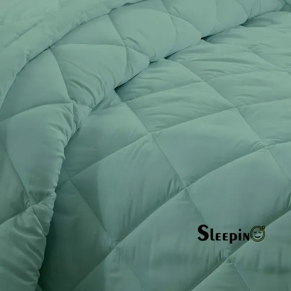 Emerald_Green_Breathable_Microfiber_200_GSM_Comforter_For_Heavy_Winter