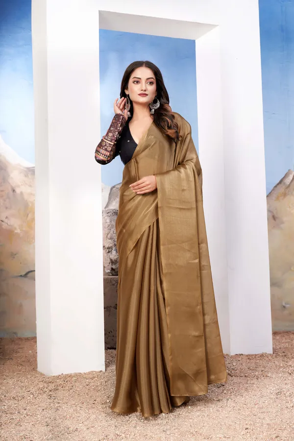 Golden__Vibrent_Look_With_Black_Blouse