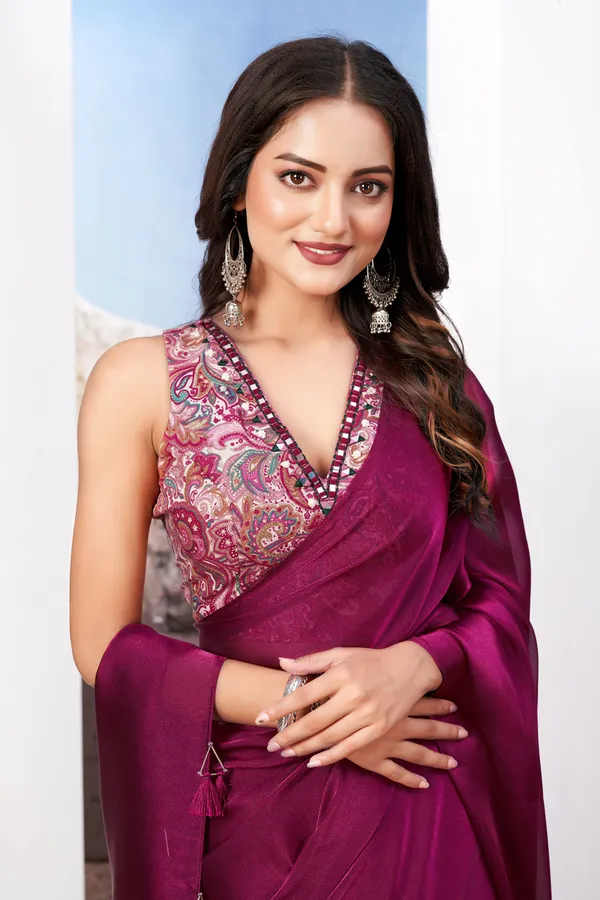 Maroon_Chic_Saree_With_Intricate_Blouse
