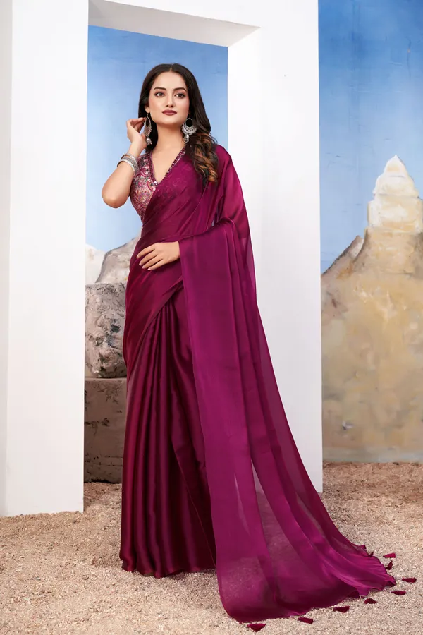 Maroon_Chic_Saree_With_Intricate_Blouse