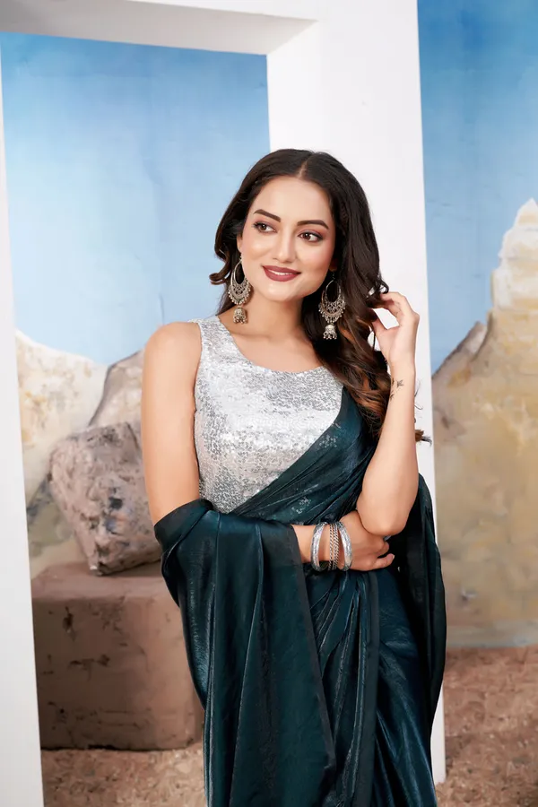 Dark_Green_Chic_Saree_And_Silver_Blouse