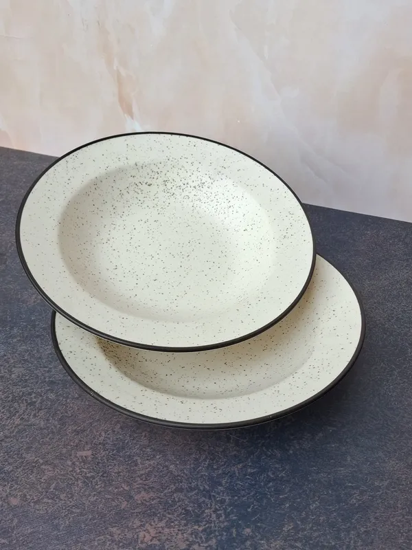 Cream_Dotted_Pattern_Ceramic_Pasta_Plate