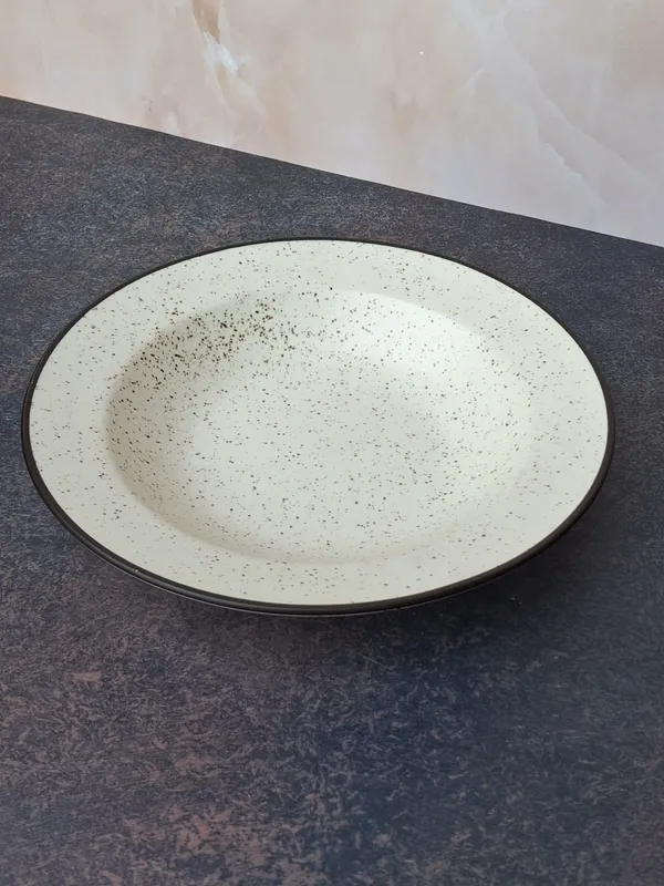 Cream_Dotted_Pattern_Ceramic_Pasta_Plate