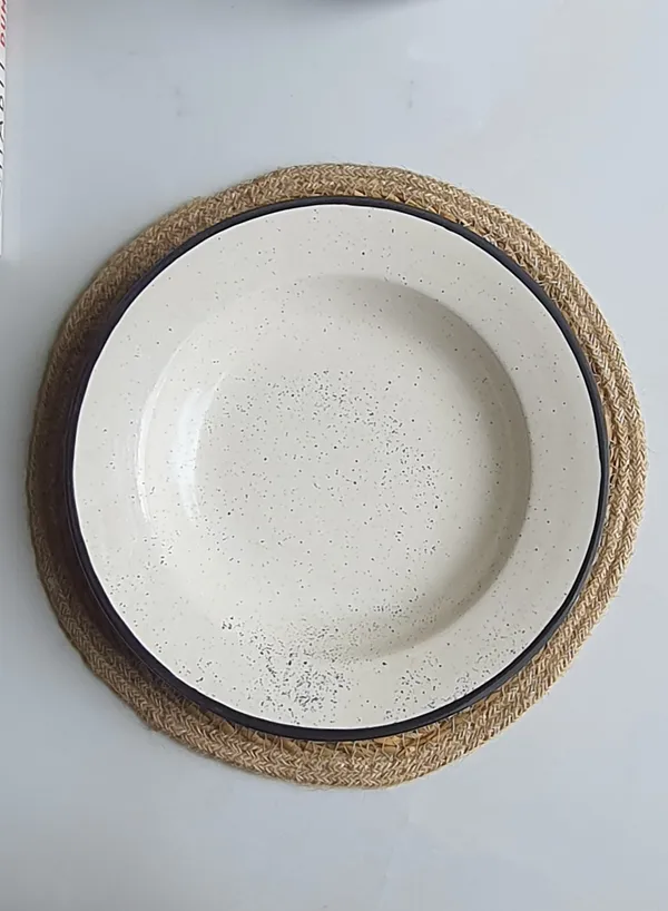 Cream_Dotted_Pattern_Ceramic_Pasta_Plate