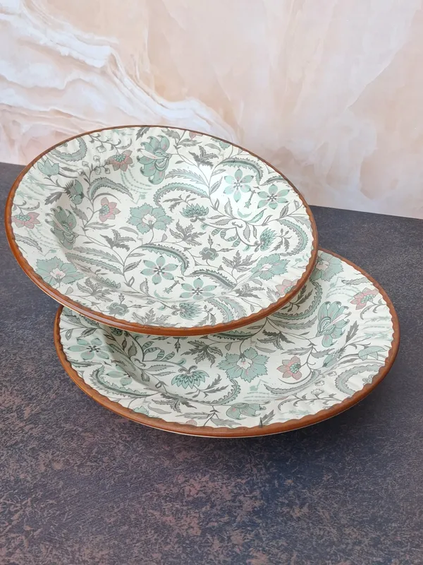 Handcrafted_Floral_Pasta_Plate_?_Artisan_Ceramic_Dish_for_Elegant_Dining