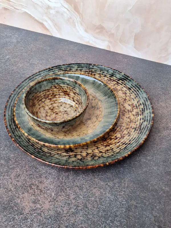 Brown_Spiral_Carved_Ceramic_Dinner_Set,_Full_Plate,_Quarter_Plate_&_Bowl(Pack_Of_3)