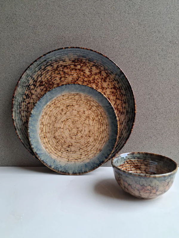 Brown_Spiral_Carved_Ceramic_Dinner_Set,_Full_Plate,_Quarter_Plate_&_Bowl(Pack_Of_3)